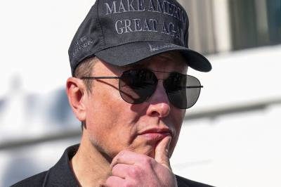 Elon Musk sa at han avslo å besøke Epsteins øy. Dokumentene forteller en litt annen historie.