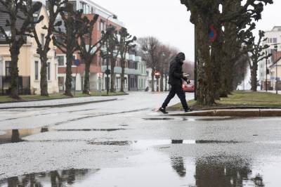 Varsler pøsregn – og masse snø