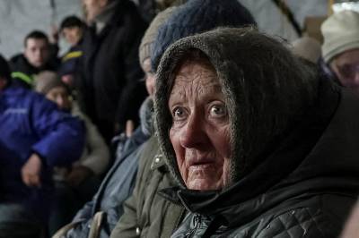 Hvordan overlever man uten strøm, innlagt vann og oppvarming i uker og måneder med sprengkulde?