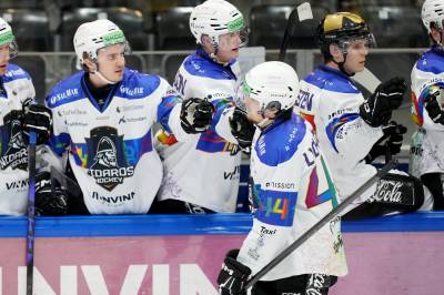 Ble parkert av topplaget i første periode