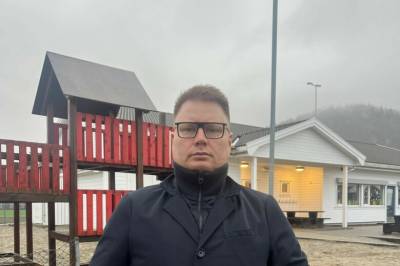 Lokallagsleder i Høyre vil utsette utnevnelsen av ny partiledelse: – Bør tenke seg om