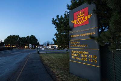 Tiltale: Strøk på førerprøven. Ville betale 5000 kontant for førerkortet.
