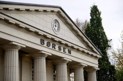 Flatt på Oslo Børs: Oljeaksjer straffes – aksje stiger kraftig etter oppdatering