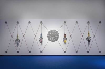 Samisk kunstner pryder Bergen Kunsthall: – Her møtes ytterpunktene