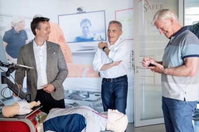 Rekord for Lærdal-familiens Laerdal Medical: Tjente over en milliard.
