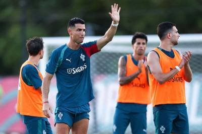 Portugal hedrer Jota med VM-armbånd