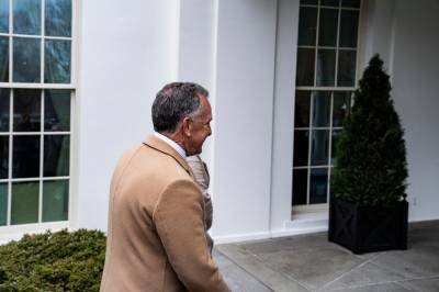 Trumps utsendinger ankommer Moskva for fredssamtaler om Ukraina