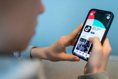 New Zealand vil forby sosiale medier for barn under 16 år