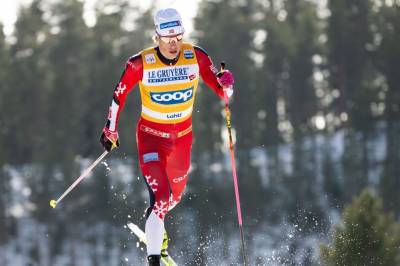 Klæbo med ny maktdemonstrasjon – mot russisk pallplass