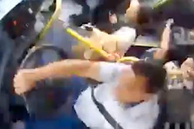 Her svikter bremsene på den stappfulle bussen