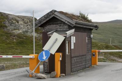 Hytteeier fortviler: – Vi må betale bomavgift både når jeg kjører til og fra hytta – er dette lov?