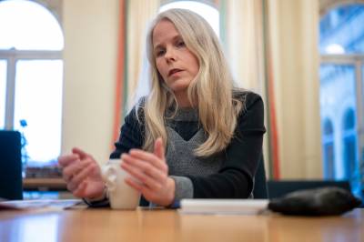 Mistillit mot egen partileder: – Arrogant og belærende