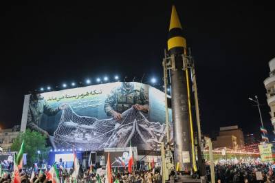 Trump gir Iran milliarder for å avslutte krigen han startet
