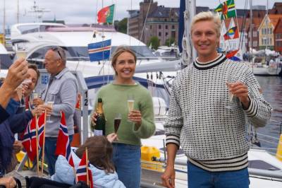 Hedda (26) og Anders (28) hadde ingen peiling på seiling. Nå har de plasket verden rundt i et helt år
