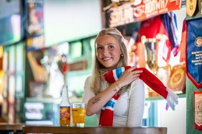 Sara (23) ble VM-frelst: Tar et oppgjør med fotball­kvinner
