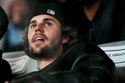 Anmeldere delt om Justin Bieber nye album: – Pinlige