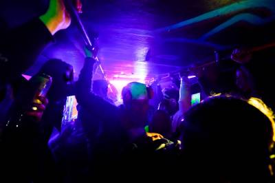 Tingretten sier nei til midlertidig stans av forbudet mot sidestilte seter i russebusser