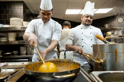 Det handler ikke bare om de indiske kokkene. Det er et varsko for norsk arbeidsliv.