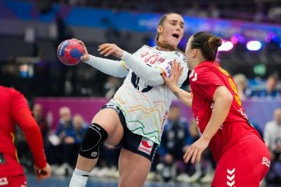 Nederland med sterk seier – møter Norge i semifinalen i håndball-VM