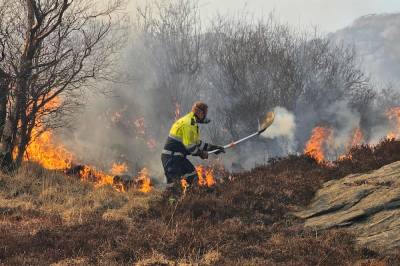 Lindesneshalvøya i fyr og flamme