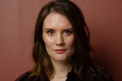 «Nytt på nytt»-Isalill bokdebuterer: Brennende engasjert