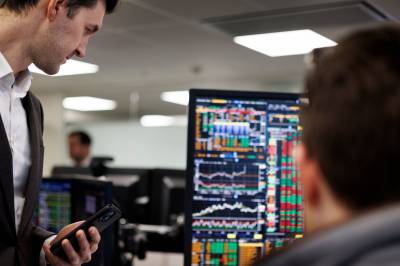 Krigsuro preger markedet før tallrush: – Hormuz er definitivt ikke åpnet