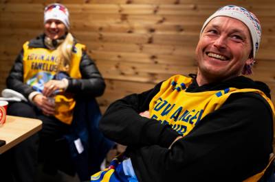 Svensker på plass i Granåsen: - Maten er for dyr