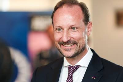 Kronprins Haakon taler på Slottet