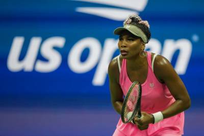 Venus Williams utvider sin tapsserie til 15 singelkamper i en kamp som startet kl. 00:13
