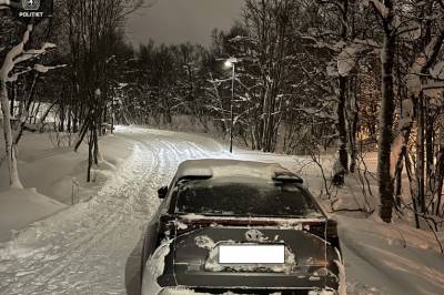 Turister fra Mexico kjørte seg fast i skiløypa i Tromsø