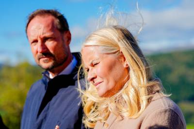 – Nå må Mette-Marit fortelle alt