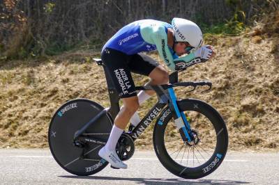 Paul Seixas vinner sitt hittil største ritt i La Flèche Wallonne, som den yngste noensinne med sine 19 år