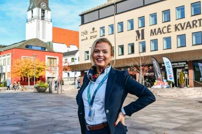 width=device-width, initial-scale=1