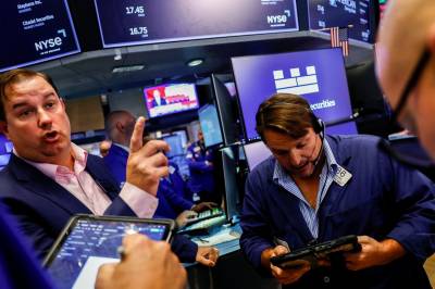 Wall Street hever seg over rentefrykten