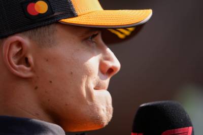Lando Norris i tårer etter å ha tatt VM-gullet