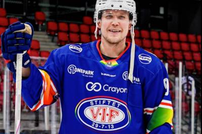 Skrellex i ekstase over Pride-drakt: – Håhåhåhå!