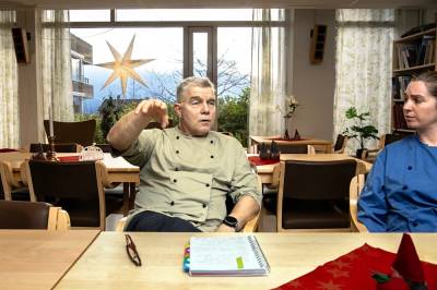 width=device-width, initial-scale=1