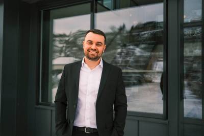 Rafael (36) pakket sakene og flyttet fra Brasil til Skien: – Det var et lite sjokk, ja