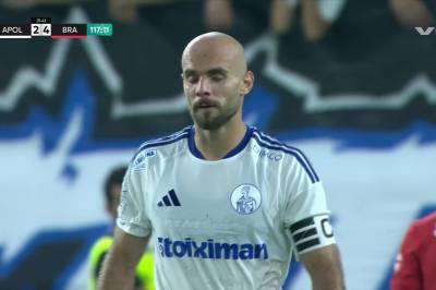 Kristall Ingason med rødt kort mot Apollon Limassol