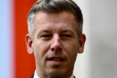 - Hardere linje mot Russland
