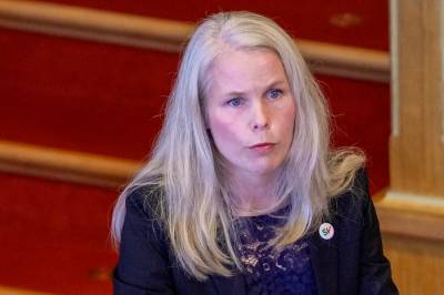 SV åpner for å felle Støre