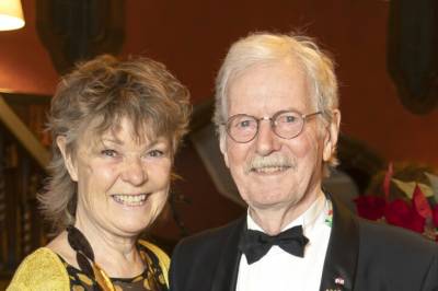 - Får nesten hakeslepp