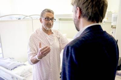 Sykehus får penger for å gjøre køene kortere – Vestre varsler grep for hele landet