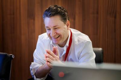 Dellia nær doblet inntektene i fjerde kvartal