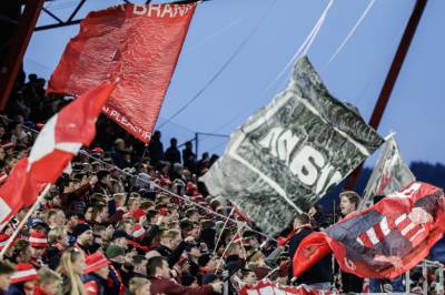 Borgerkrig på tribunen: – Hjerteskjærende for alle som var der