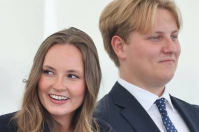 Bryter tausheten om barna