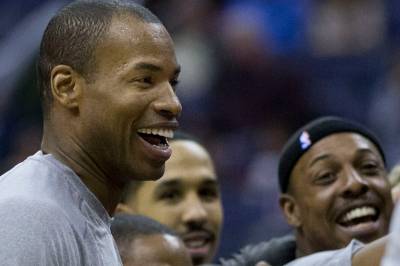 Jason Collins, den første åpent homofile NBA-spilleren, dør av hjernekreft i en alder av 47 år