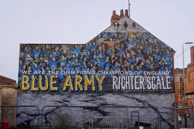 Leicester City rykket ned til League One ti år etter å ha vunnet Premier League