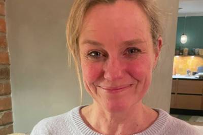 Ristet på hodet da han så hva Solveig hadde tatt med hjem