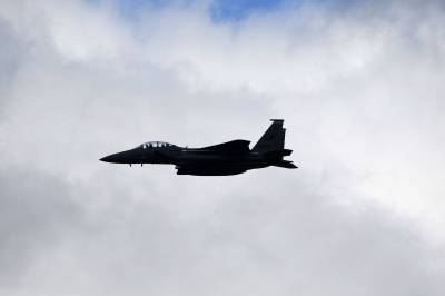 Iran jakter pilot etter påstått nedskyting av amerikansk jagerfly